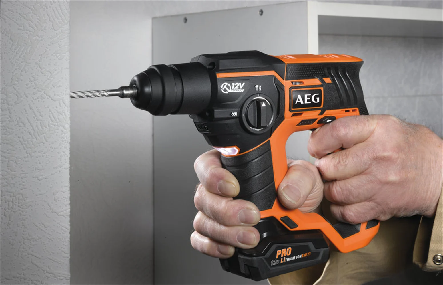 Mini-Bohrhammer AEG BBH12-0 – Bild 3