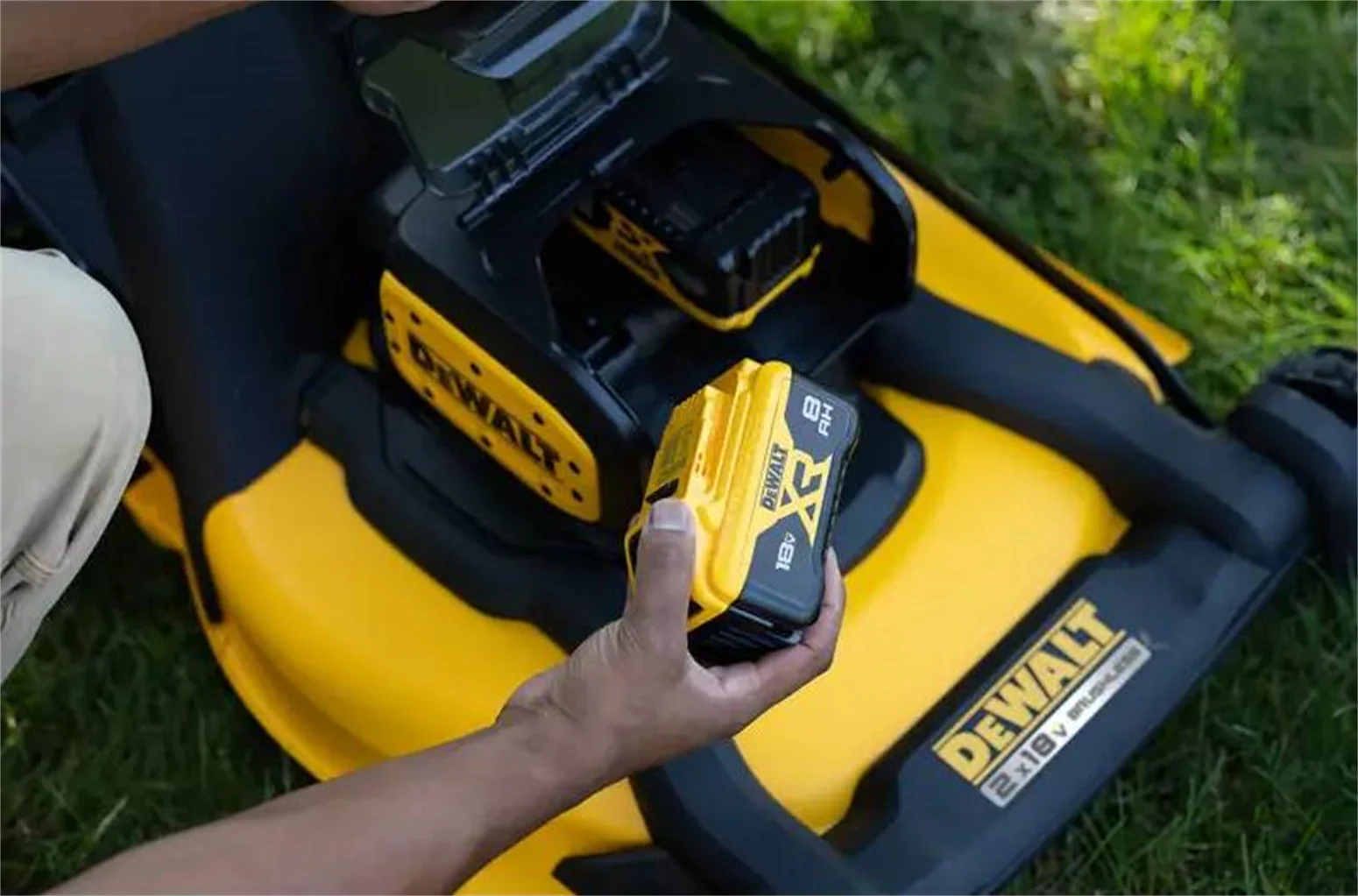 Akku-Rasenmäher DeWalt DCMWP134N – Bild 3